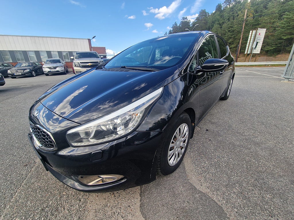 Kia Ceed cee'd 1.6 CRDi 110hk Kamera Navi EX Comfort Välvårdad 