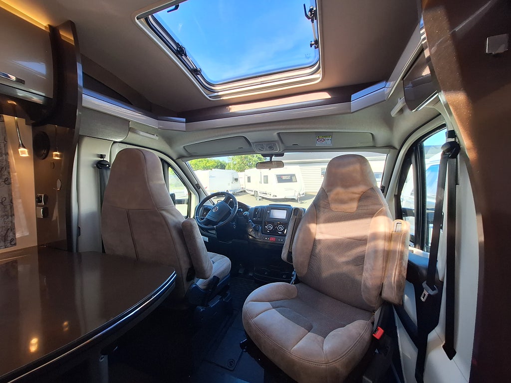 Hobby Optima Premium T 70 E Långbädd, Solcell