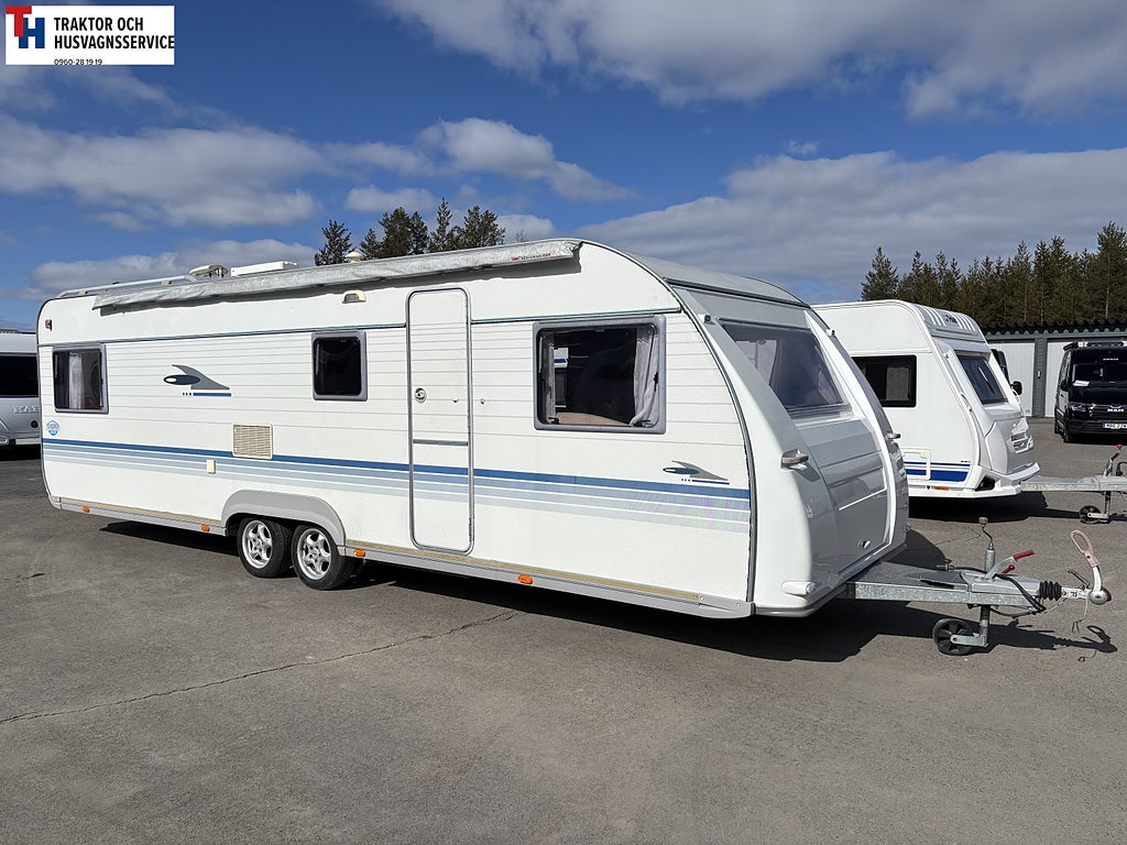 Adria CLASSICA 743 UP med dinette och överbäddsskåp -07