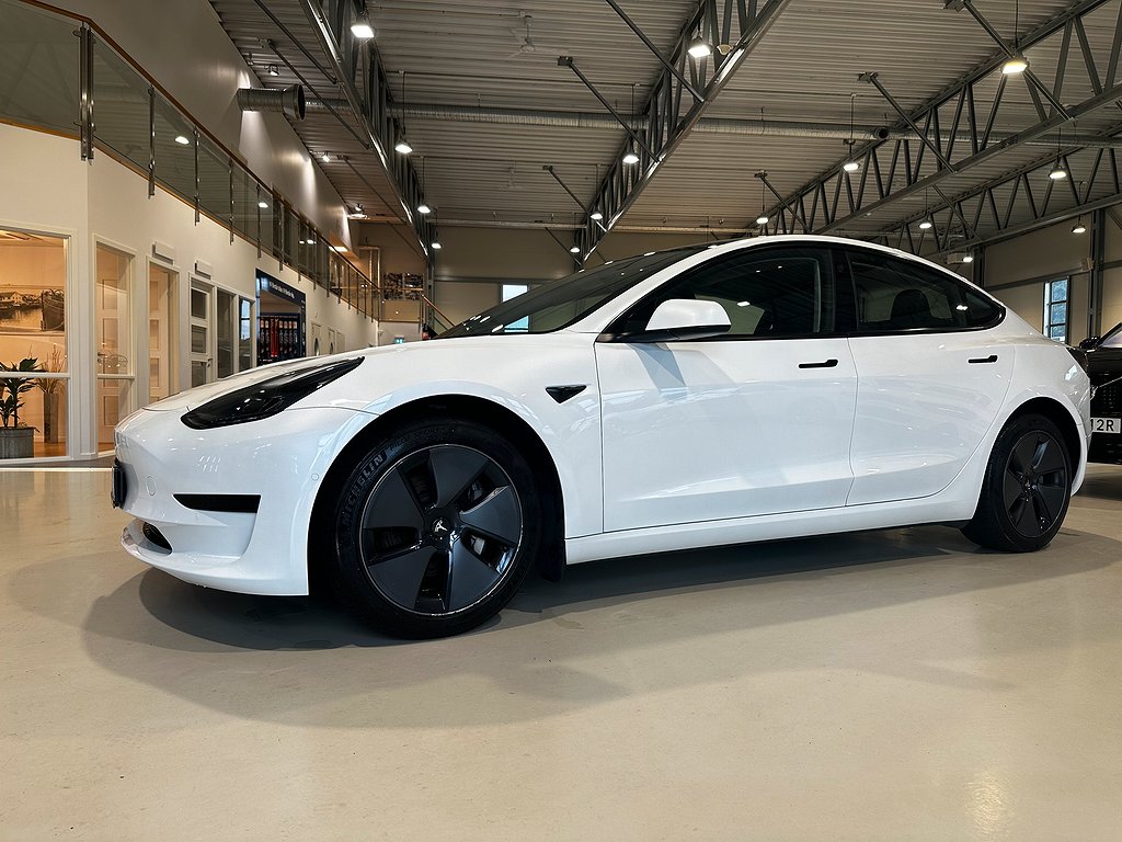 Tesla Model 3 Standard Range bakhjulsdrift