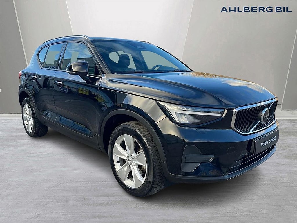 Volvo XC40 B3 FWD Bensin Core, Klimatpaket, Parkeringssupport, Förarstöd, P
