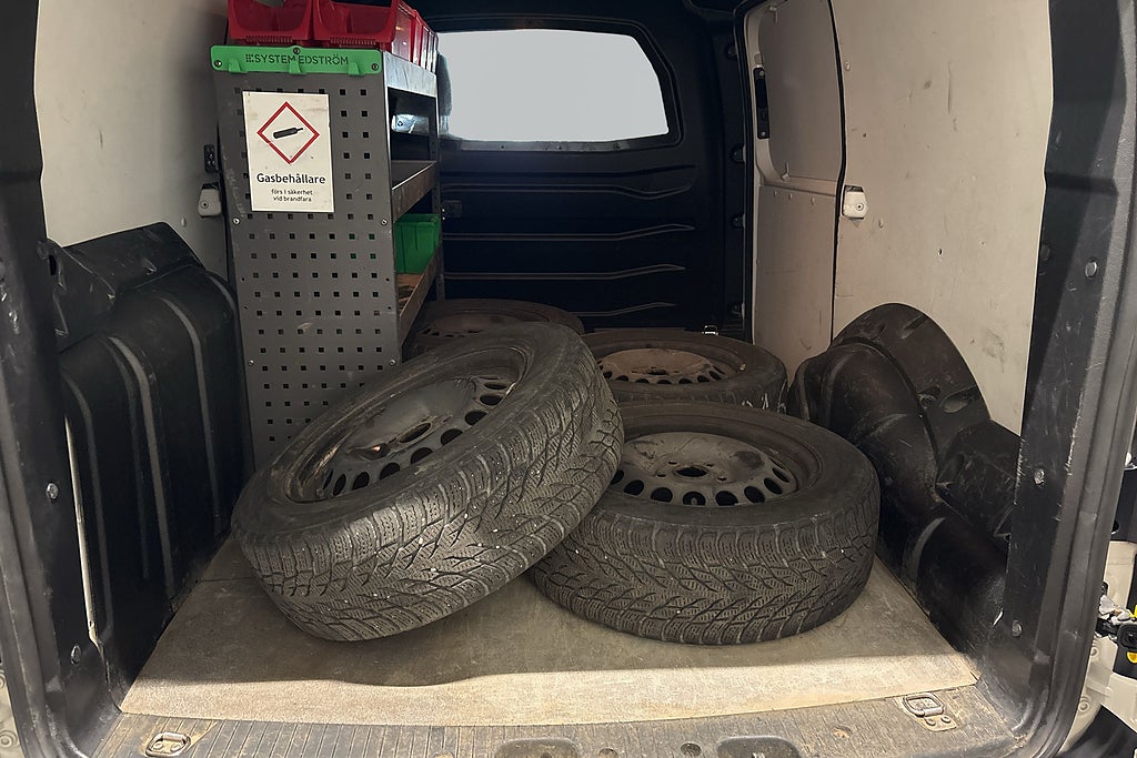 Volkswagen Caddy Maxi Cargo 2.0 TDI Dieselvärmare Backkamera LED Skinn *MOMS*