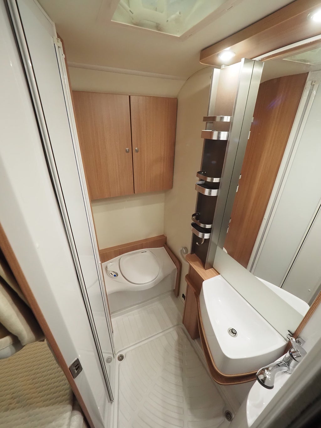 Knaus Sky Wave 650 MF | Taksäng | Markis | B-kamera | 3850kg