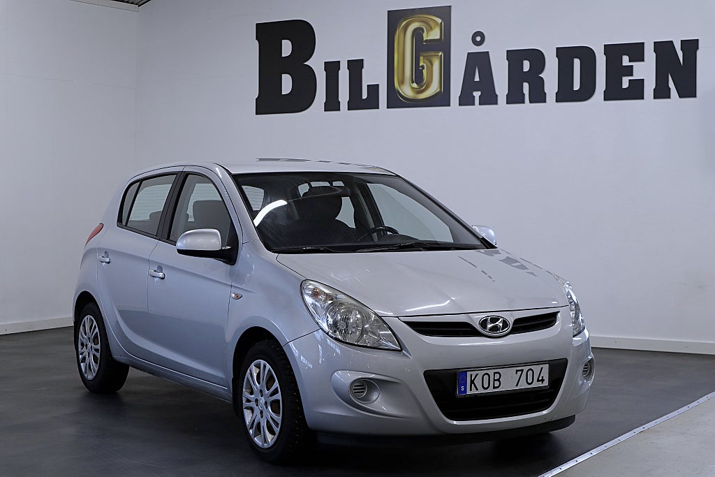 Hyundai i20 1.4 Select Automat Nyservad Nybesiktigad 756:-/Månad