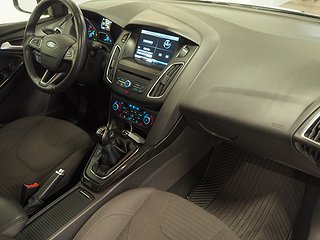 Halvkombi Ford Focus 7 av 19