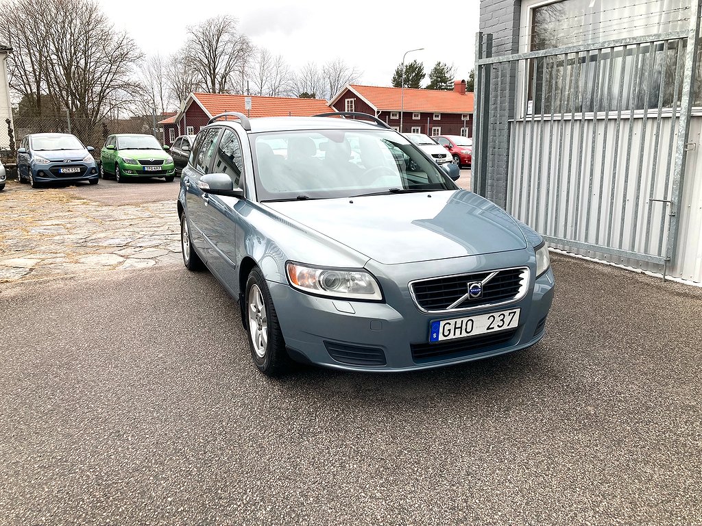 Volvo V50 1.8 125HK KINETIC / VÄRMARE