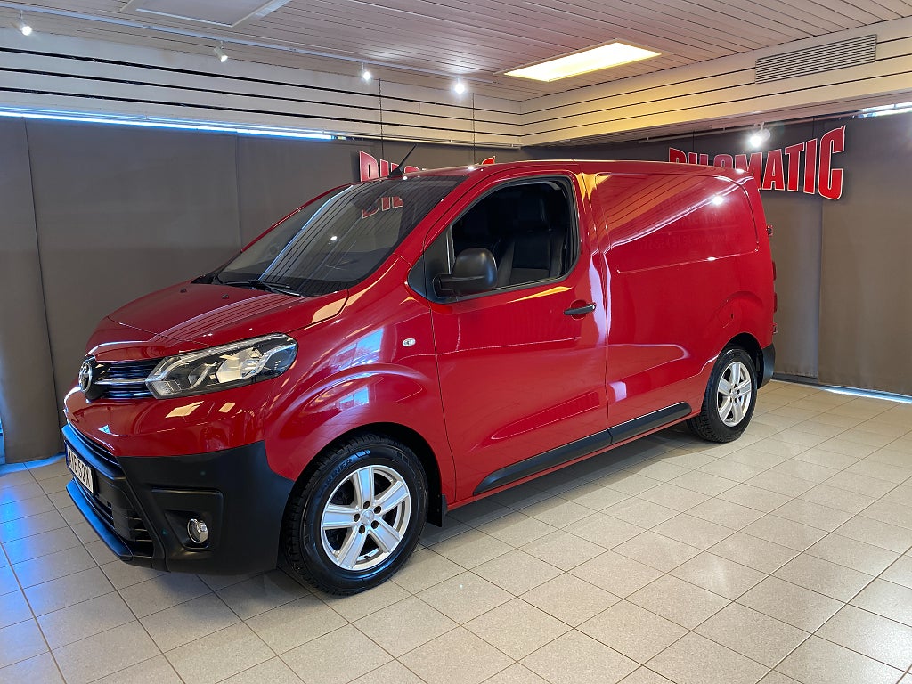 Toyota ProAce 1.5D L1 120hk Drag Värmare HUD Back-kamera S+V-Hjul