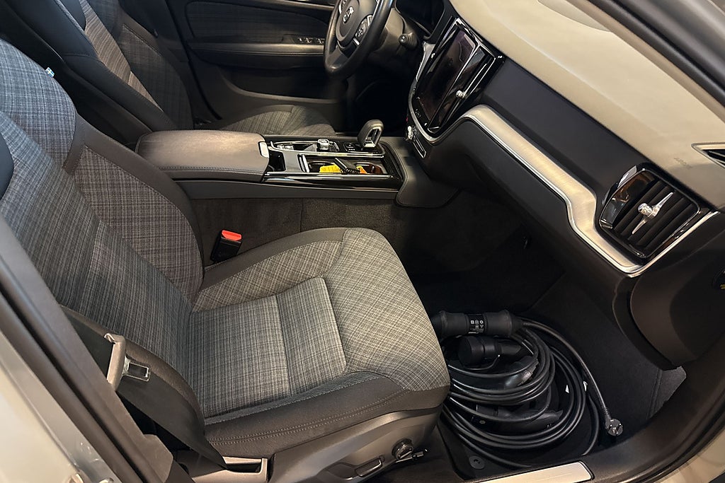 Volvo V60 Recharge T6 AWD Aut Core Edition Drag Kamera Navi V-hju miniatyr 13