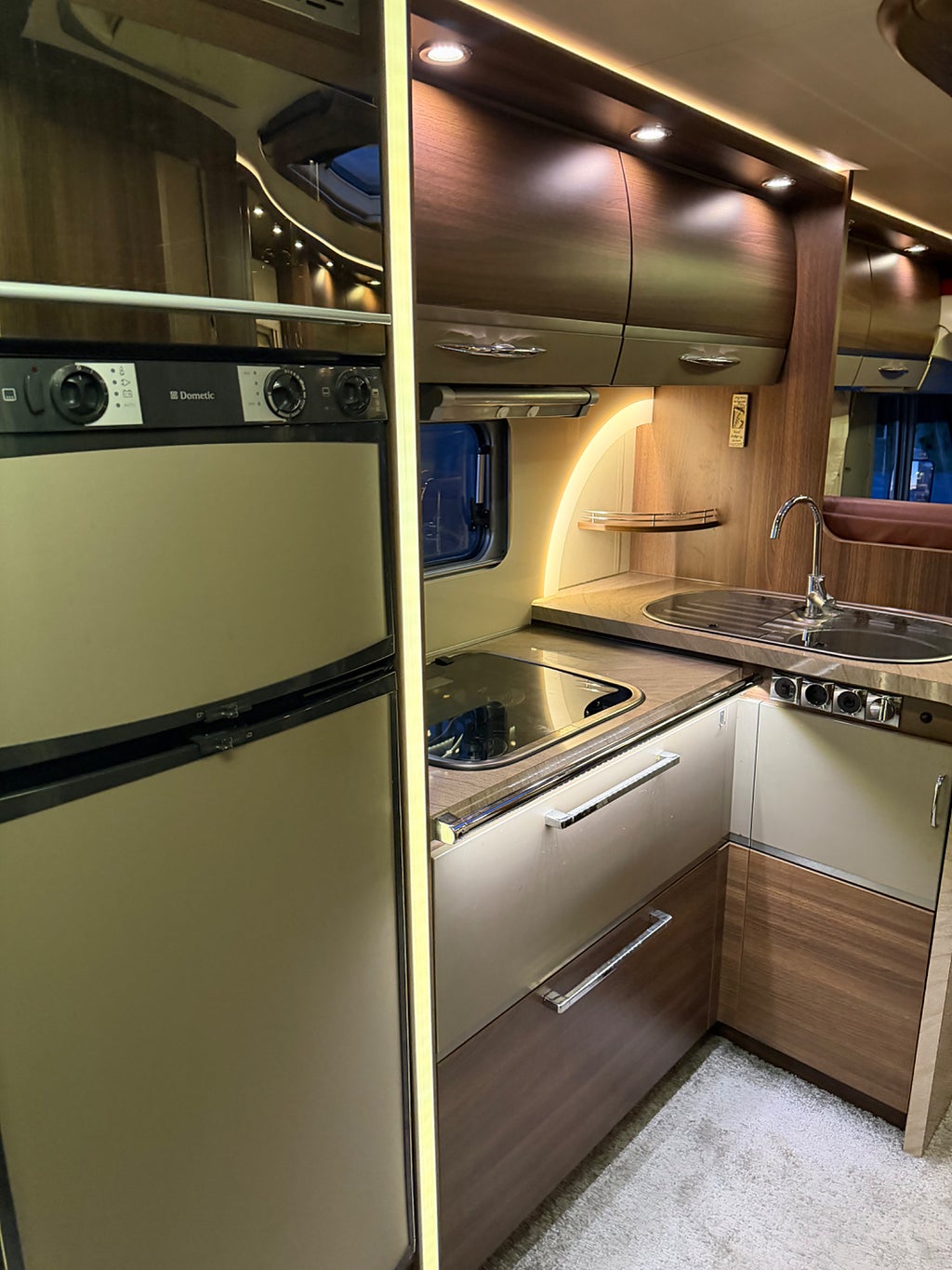 Bürstner Elegance I900 3,0 Automat Luftfjädring Solcell 2011 - miniatyr 20
