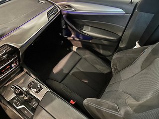 BMW 520 d xDrive Sedan M Sport Dvärm Drag Kamera GPS SoV