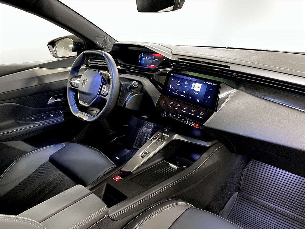 Bild på Peugeot 408 GT PHEV 225hk Aut - B-KAMERA, CARPLAY