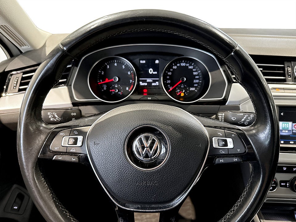 Bild på Volkswagen Passat Base Sportscombi 1.4 TSI 150hk BACKKAMERA