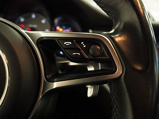 SUV Porsche Macan 16 av 25