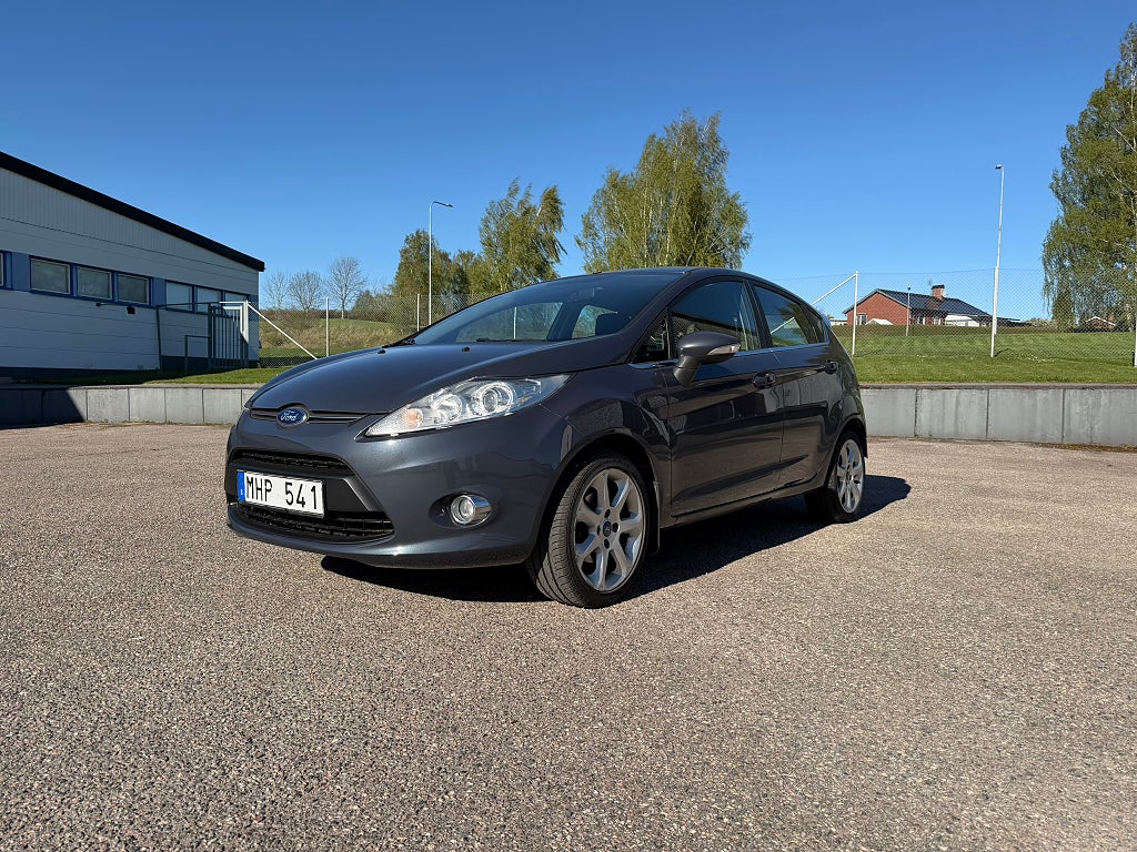 Ford Fiesta 5-dörrar 1.25 Titanium Euro 5, Kamrem bytt, Finans!