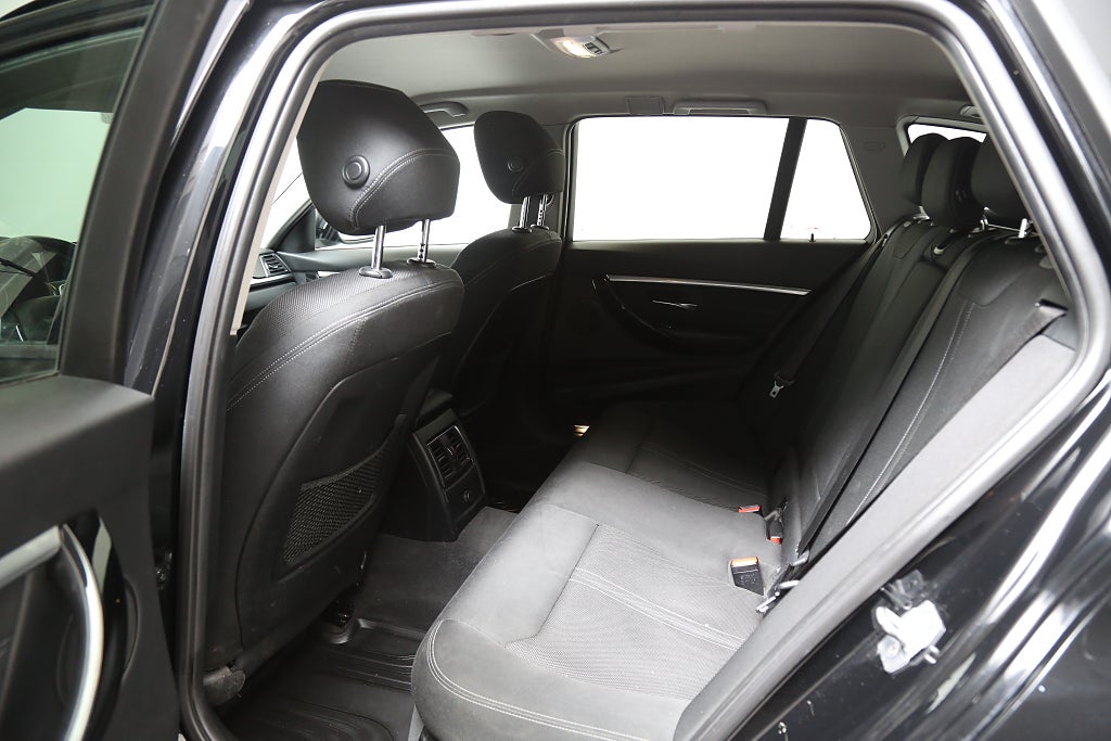 BMW 320D xDrive 190hk Sport line Aut Touring Drag | Navi |