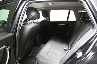 Kombi BMW 320D 25 av 28