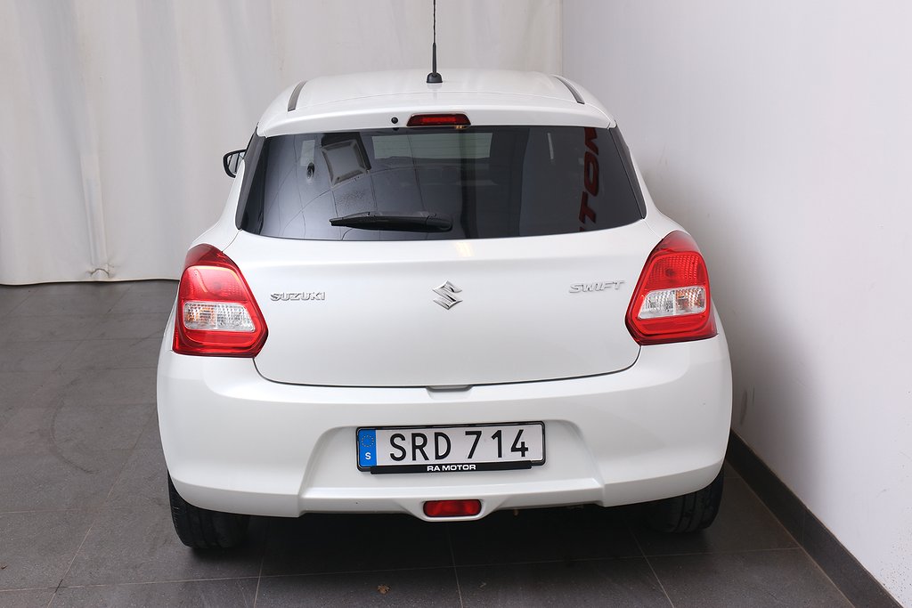 Suzuki Swift 1,2 90hk GL 5D Motorv Extraljusramp Kamera 2017