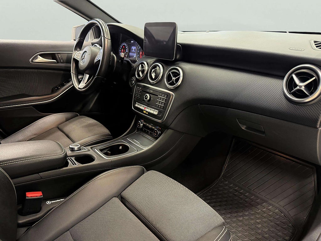 Mercedes-Benz A 180 7G-DCT Style Automat AMG-Line Vinterhjul Hemleverans - miniatyr 16