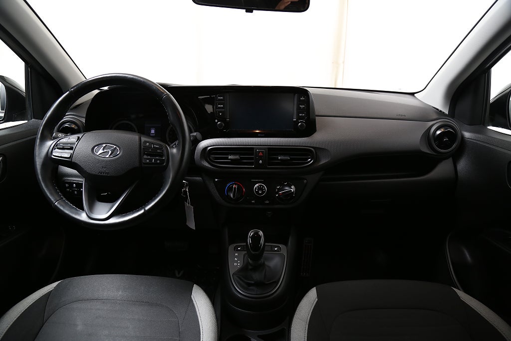Hyundai i10 1,0 blue 67hk Essential Automat CarPlay Motorvärmare 2021