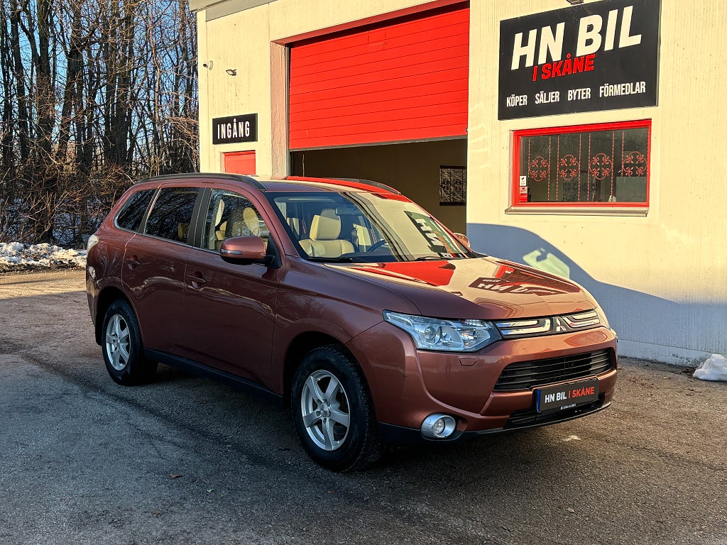 Mitsubishi Outlander 2.2 Di-D 4WD Business | 7 sits 