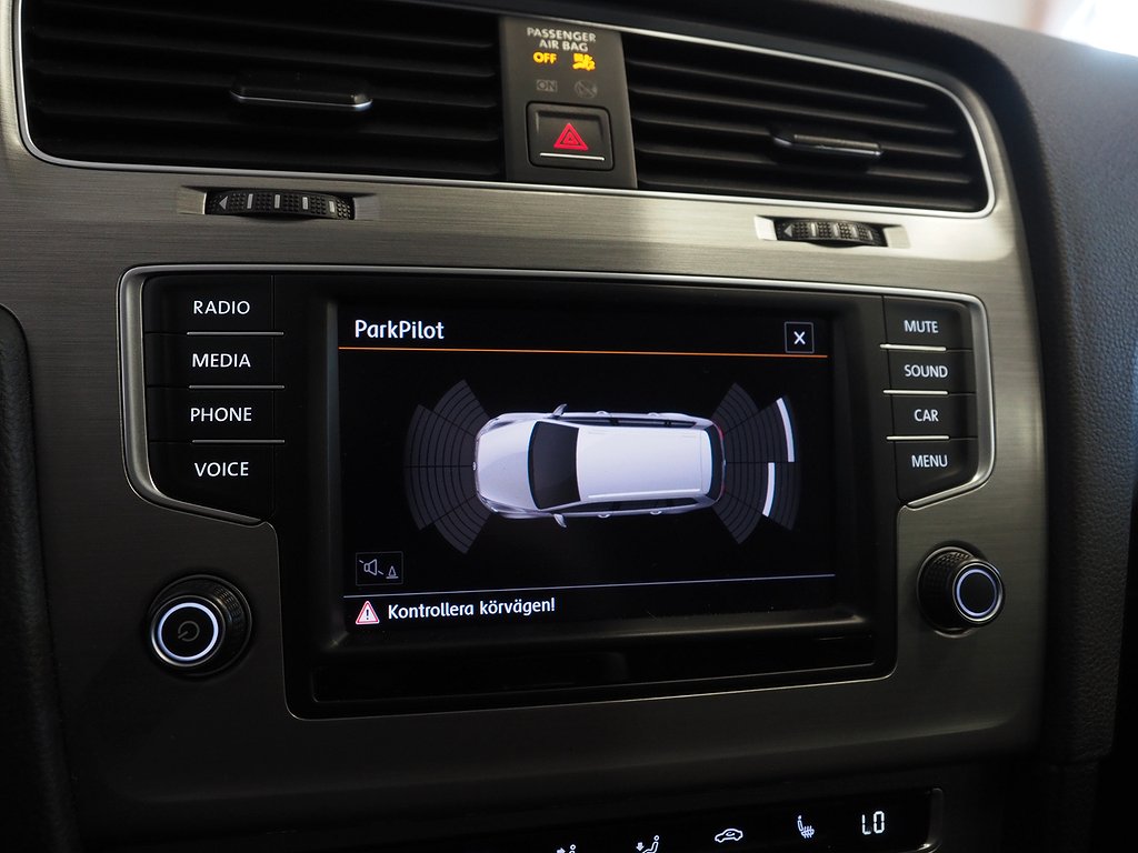 Volkswagen Golf Sportscombi 1.2 TSI DSG PDC Värmare Keyless 2016