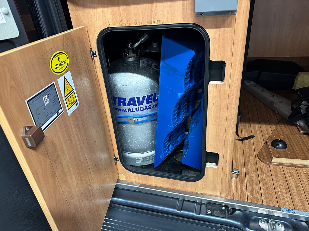 Pössl Roadstar 600 L,  Långbädd, 5.99 m , Automat thumbnail