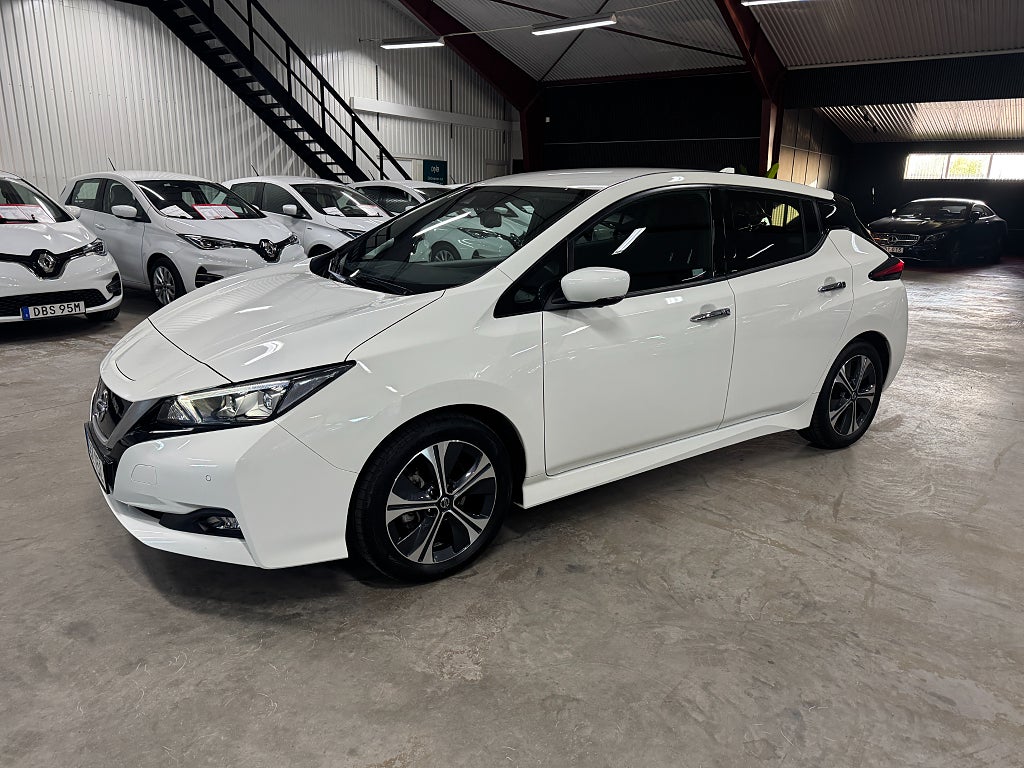 Nissan Leaf 40kWh N-Connecta/360/Keyless/PDC f&b/Navi/C.play/DAB/1B