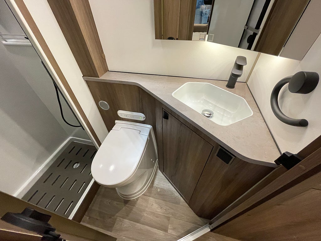 Kabe TMX 810 LXL /Cinderella/ALDE/5 bältad/Automat/Mercedes - Kabe