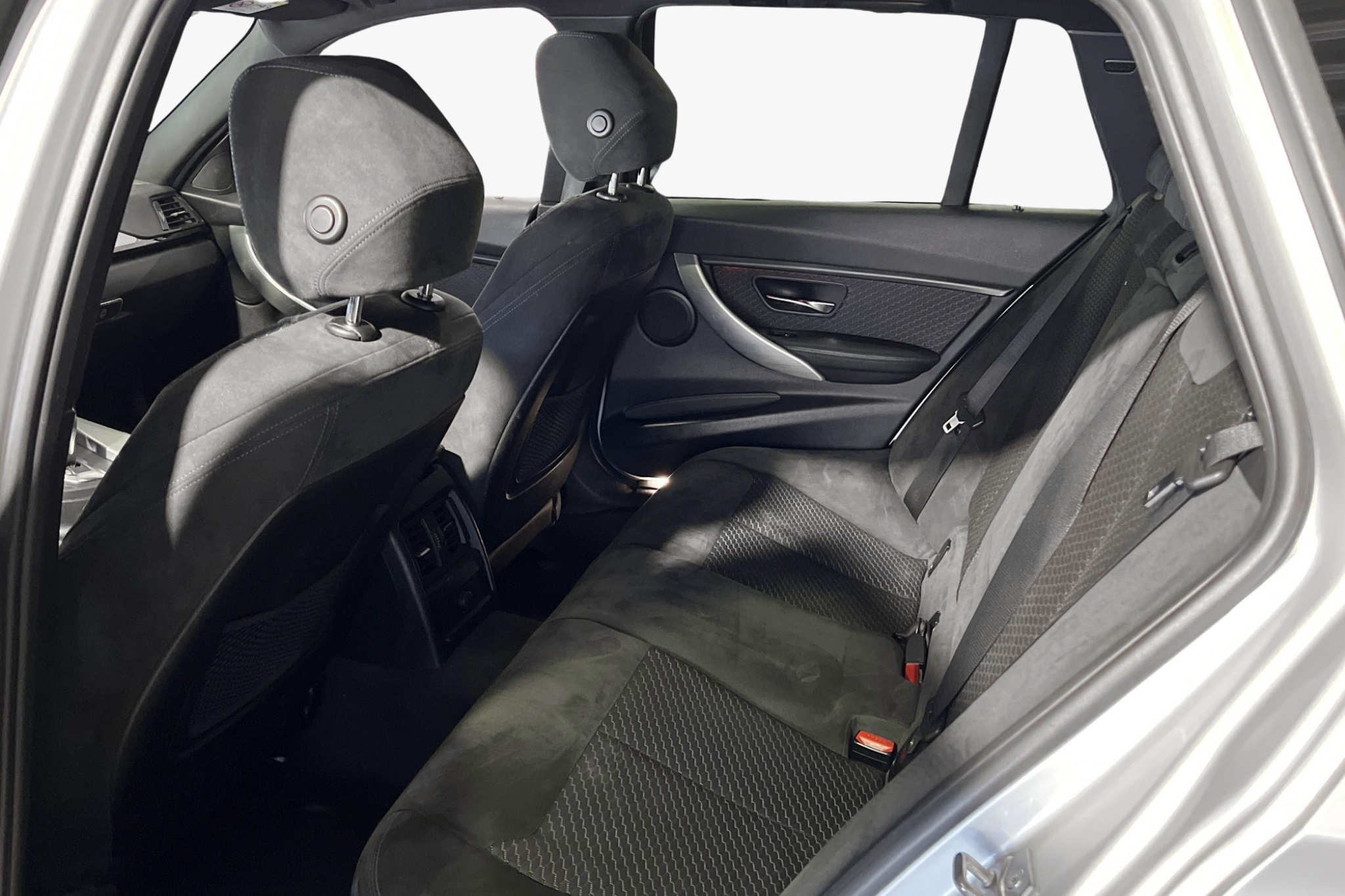 BMW 320 2015, bild 7/46