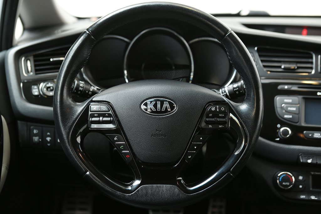 Kia Ceed 1,6 CRDi Business Aut Skinn B-kamera Motorv Drag 2015