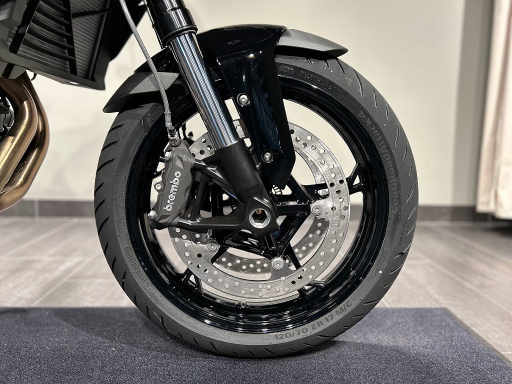 BMW F900XR/Kampanj sidoväskor på köpet!/Dynamic/Comfort