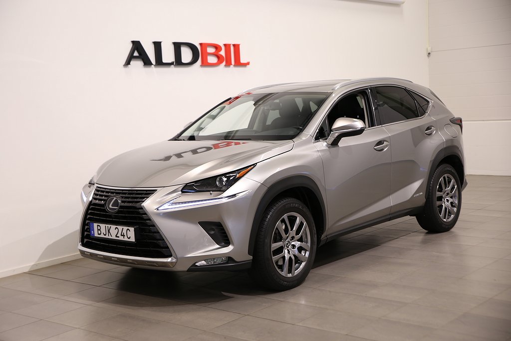 Lexus NX 300h 197hk AWD Executive / M-Värm / Drag / Backkamera / Taklucka