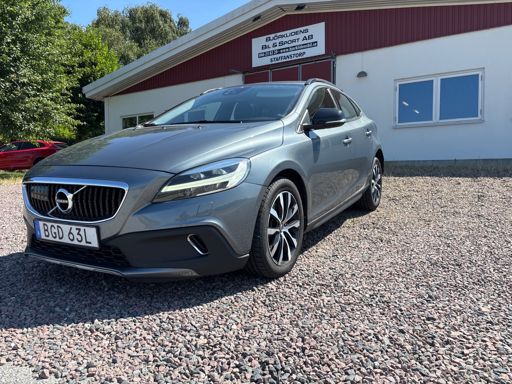Volvo V40 Cross Country 2018, photo 2/10