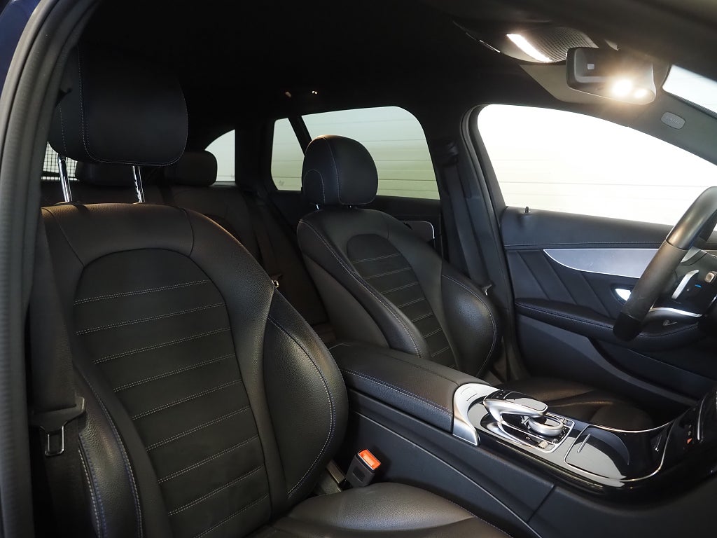Mercedes-Benz C300 de 300 T de 9G-Tronic AMG Line, Night Edition 306hk | Drag 2021