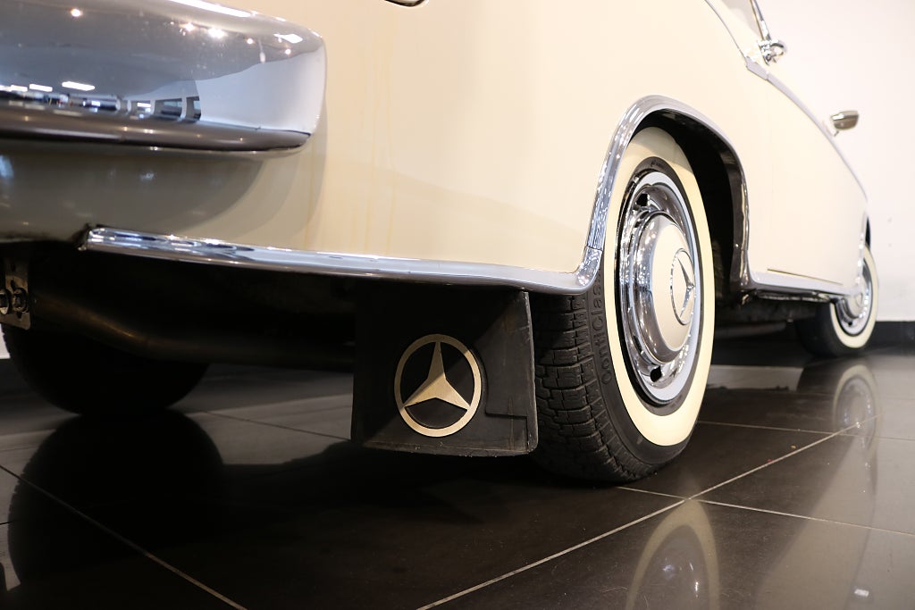Mercedes-Benz W128 1960 - miniatyr 20