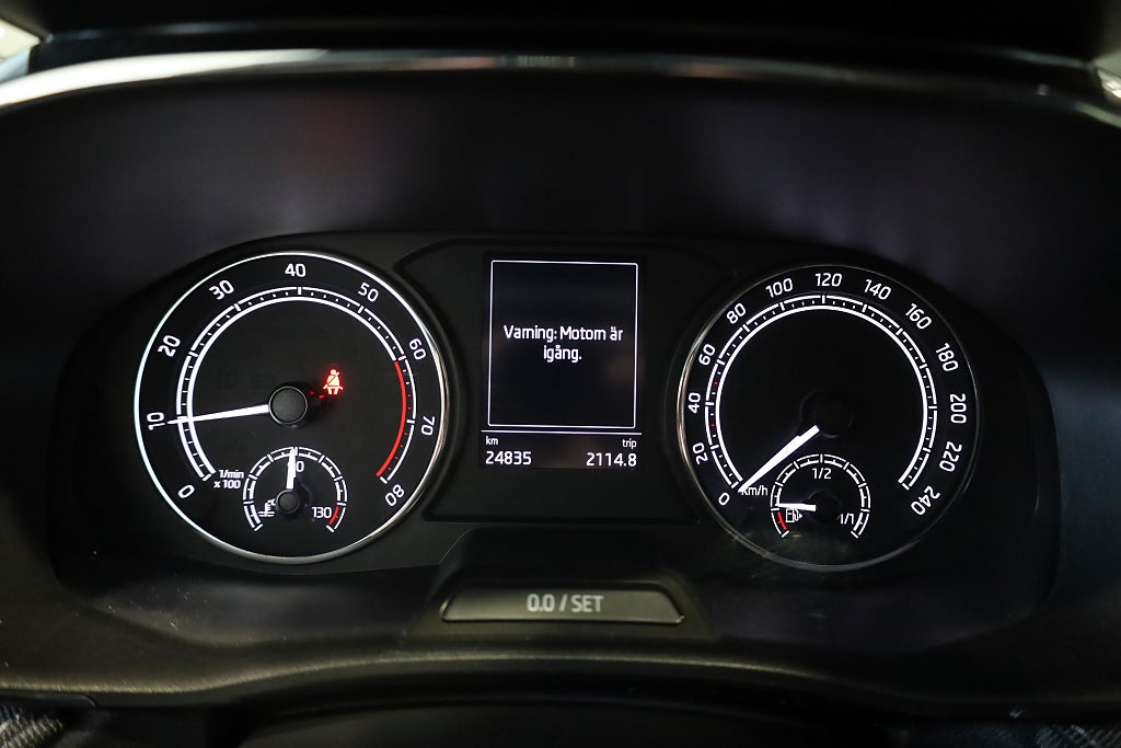 Skoda Fabia 1.0 TSI AUT Style CarPlay PDC Rattvärme Kamera 2023