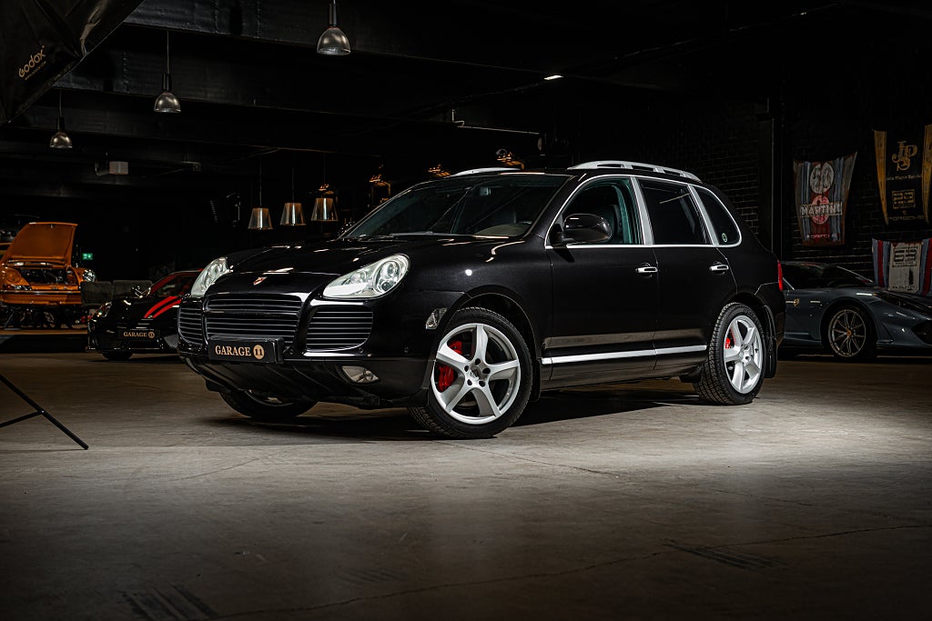 Porsche Cayenne Turbo / 955 / Sv-såld / 9900mil / 