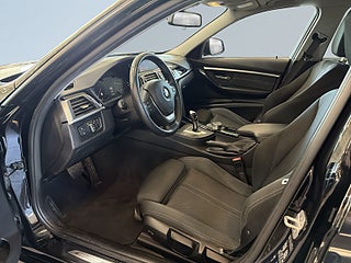 BMW 320D xDrive Touring Sport line /Drag/Navi/Cockpit – bild 7