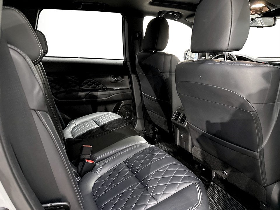 Bild på Mitsubishi Outlander S-Edition PHEV 224hk Aut 4WD - B-KAMERA,ELSTOL,NAV