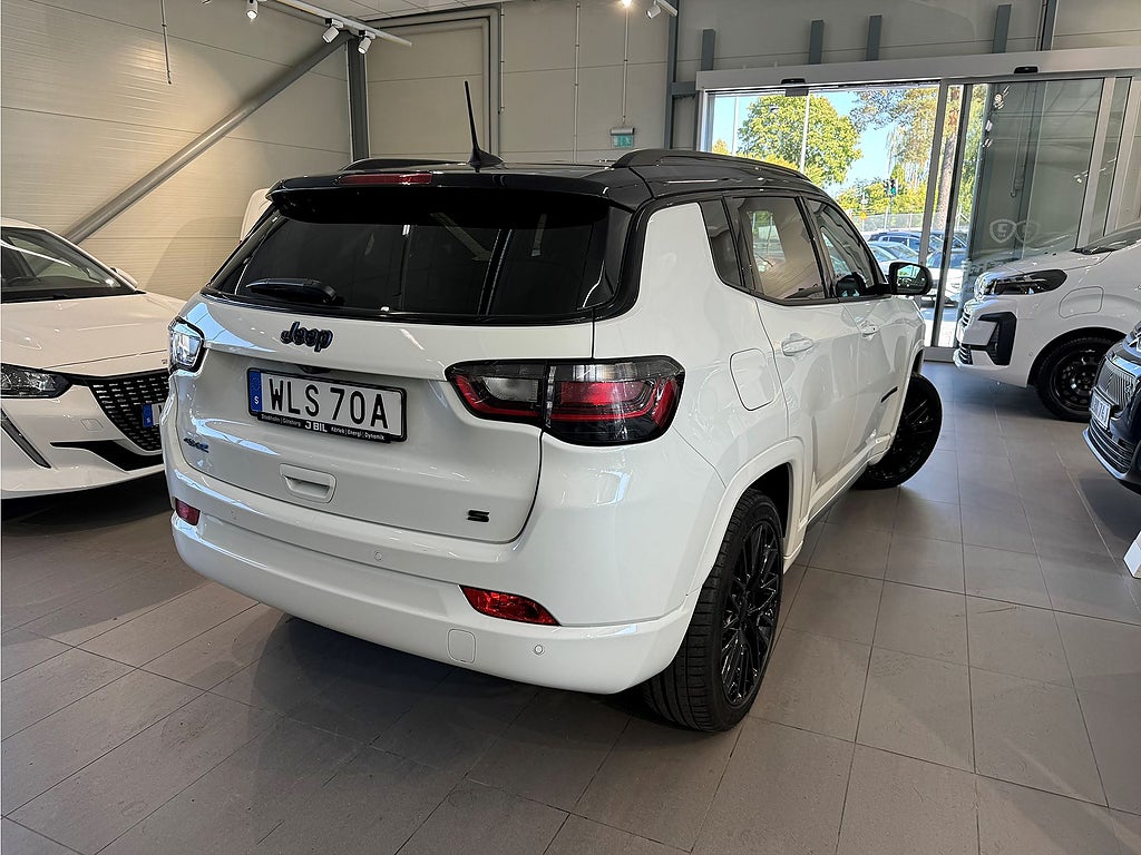 Bild på Jeep Compass PHEV S 4xe 240hk 4WD - CARPLAY