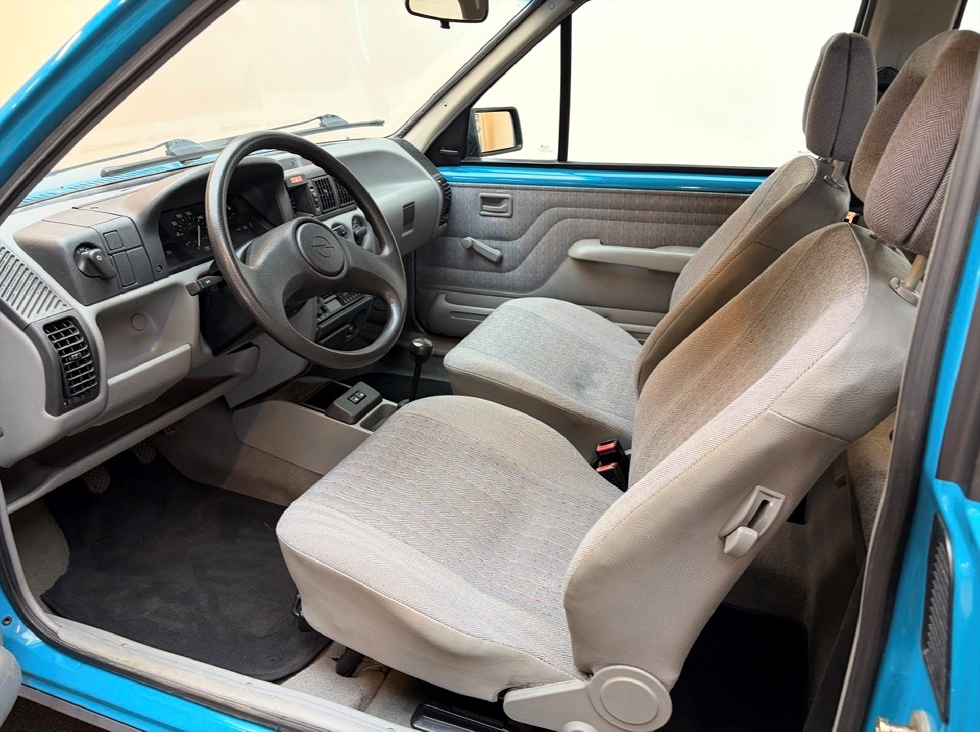 Opel Corsa 3-dörrar 1.4i Manuell, 60hk 1993, bild 5/51