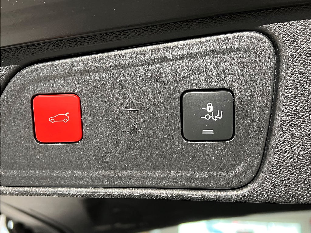 Bild på Peugeot 3008 GT Hybrid4 300hk Aut 4WD - PANO, NAVI, CARPLAY