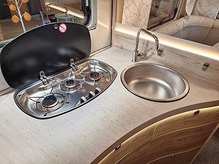 Husbil-integrerad Eura Mobil IL 650 HS 14 av 25