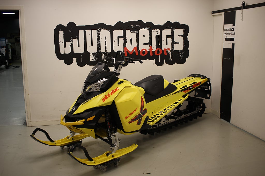 Ski-Doo Summit X 800 E-tec T3 ES 162" 2015 