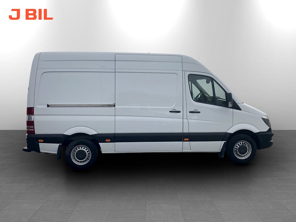 Bild på Mercedes-Benz Sprinter 211 Tempmatic CDI 114hk Aut L3H2 DRAG