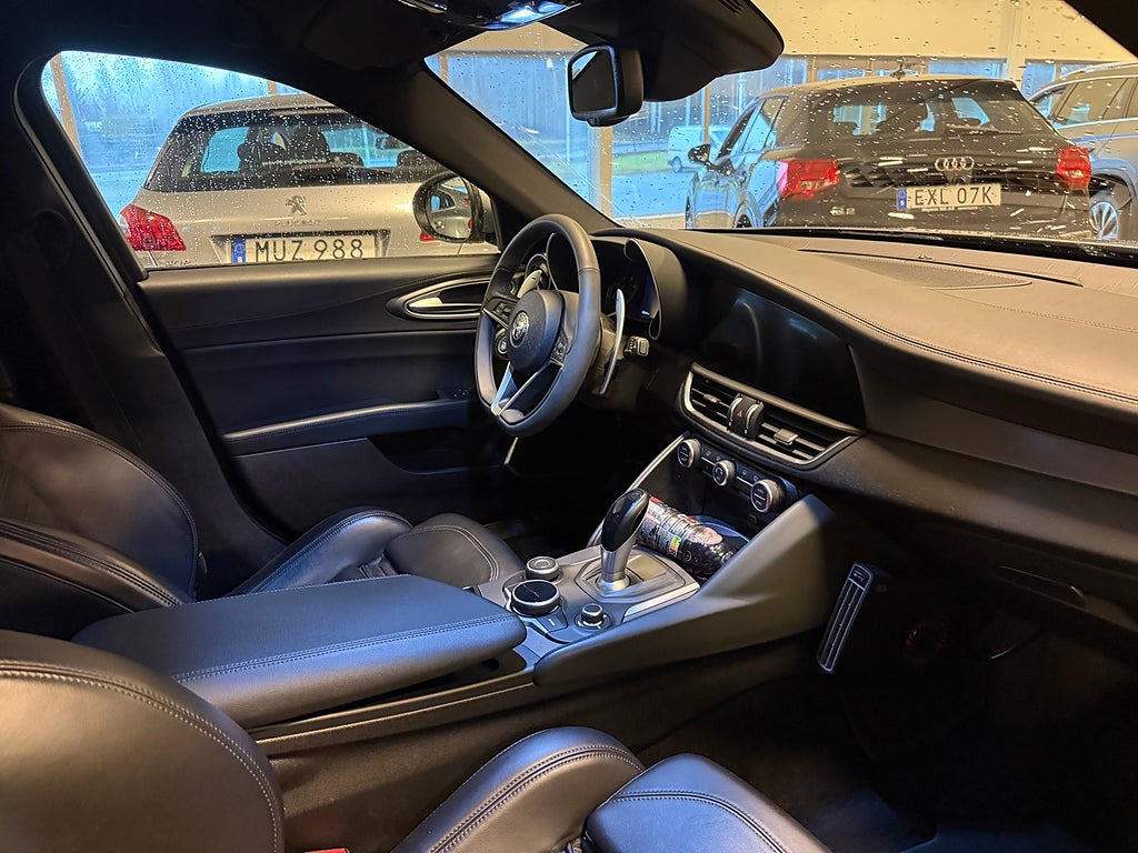 Alfa Romeo Giulia 2.0 Turbo 16V Q4 Veloce Sov Hjul M-värmare Kamera miniatyr 12