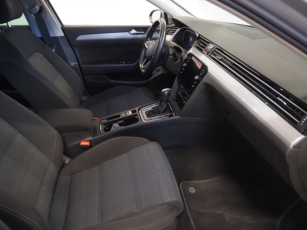 Volkswagen Passat SC 1.5 TSI 150hk DSG |Cockpit|Dynaudio|Drag|Värmare| 2022