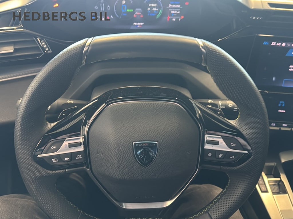 Peugeot 408 GT PHEV 225HK thumbnail