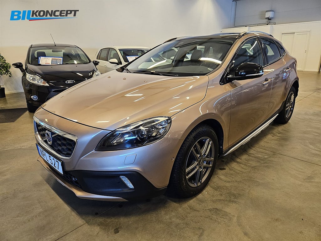 Volvo V40 Cross Country D2 Momentum Panorama/Nybesikt/Helskinn/Keyless