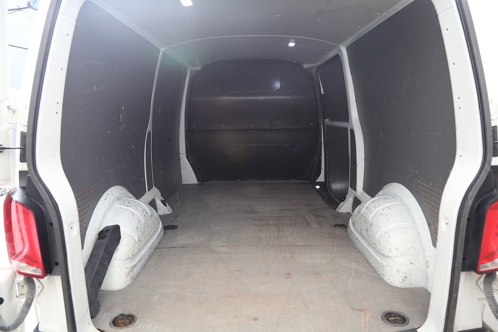 Volkswagen Transporter T30 2,0 TDI 150hk SCR Skåp DSG Värmare Drag Leasbar 2024